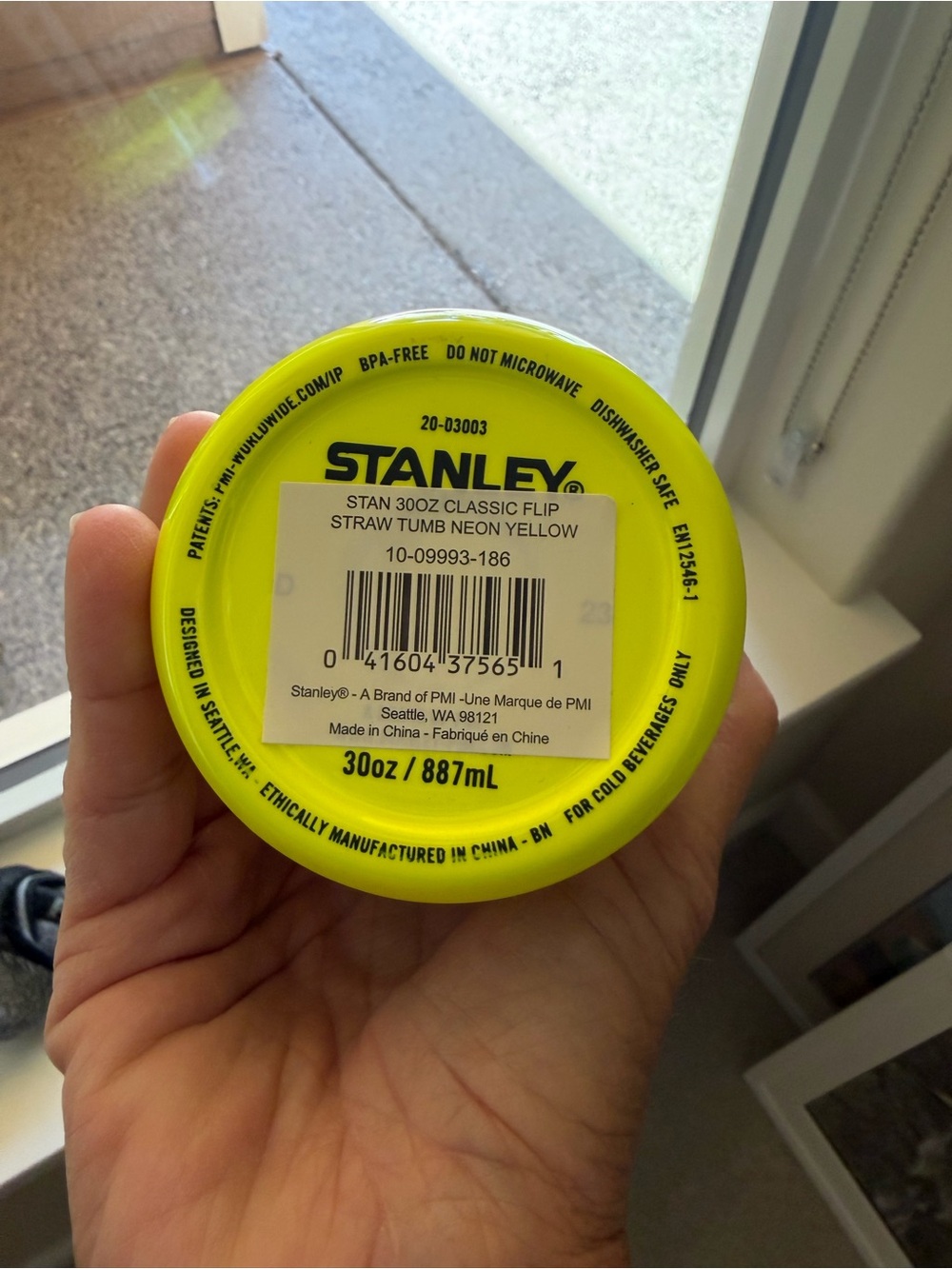 New Stanley Neon Yellow 30oz Classic Flip Straw Tumbler Lid - Picture 3 of 3